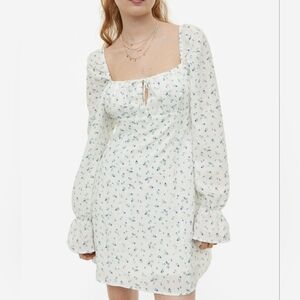 S • H&M • Puff Sleeve Crêpe A Line Mini Dress ~ Delicate Blue Floral Print